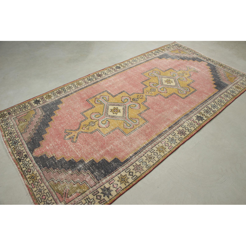 Tapis turc tissé à la main dans une palette rose éclatante pour les décorations de chambre à coucher de style anatolien rétro
