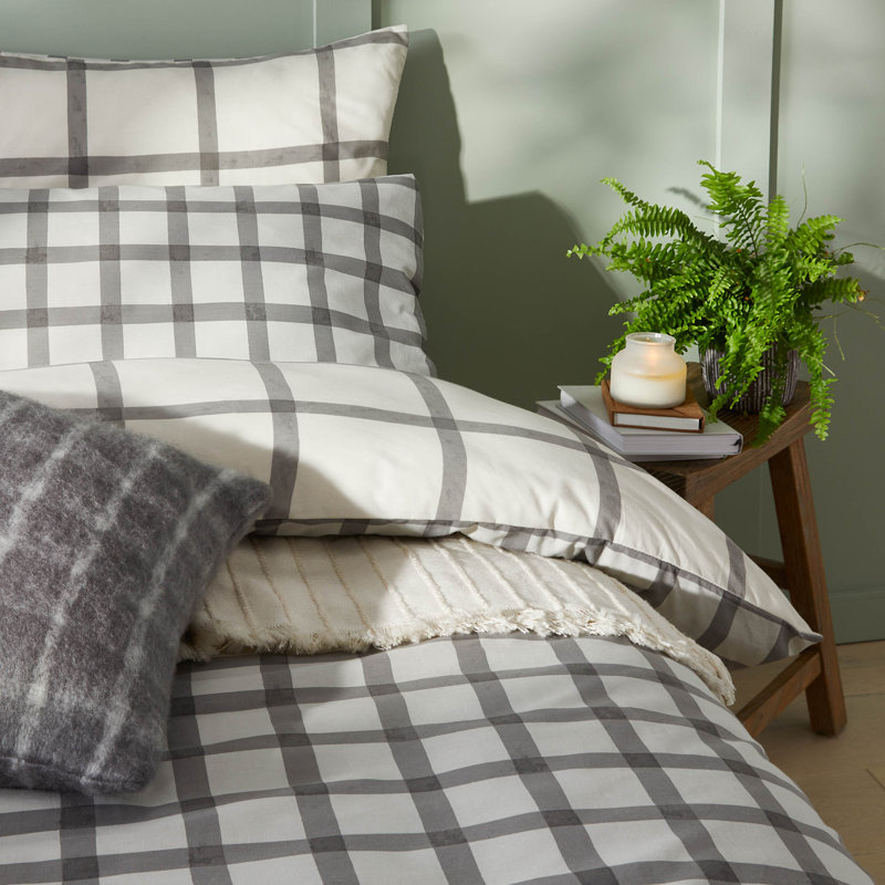 Canberra Check Classic Polyester Chequered Duvet Cover Set with Pillowcases, Kingsize Duvet Cover Set + 2 Pillowcases