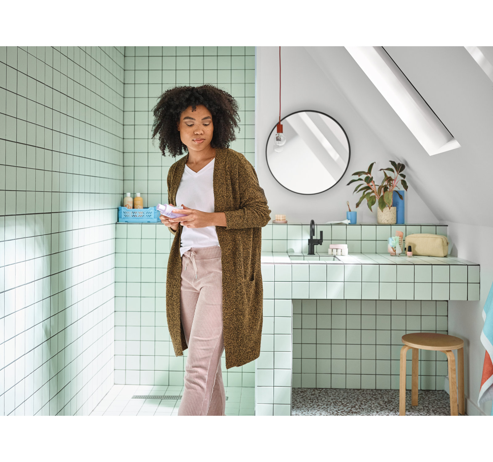 Cia Single-Hole Bathroom Faucet with Drain, Matte Black