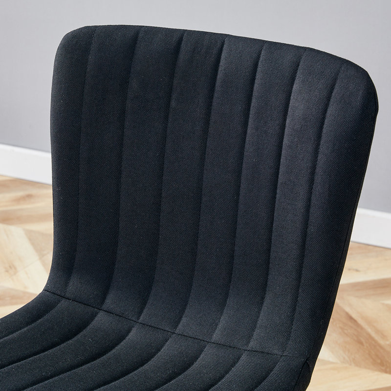 Ensemble de table moderne en verre transparent et chaises en lin pour un repas élégant, Noir