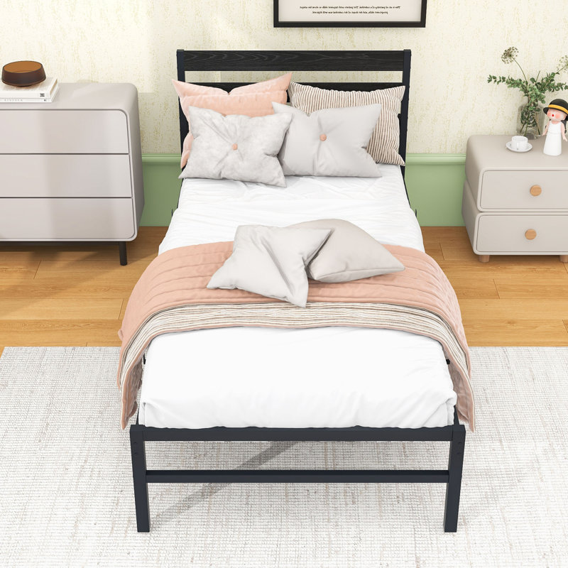 Lit plateforme en métal avec tête de lit et pieds centraux, Simple