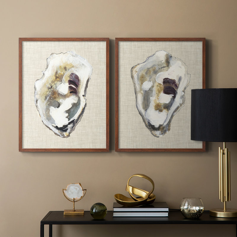 «Oyster Shell Study I», reproduction encadrée de qualité supérieure - prête à être accrochée - aucun clou requis - aucun clou requis