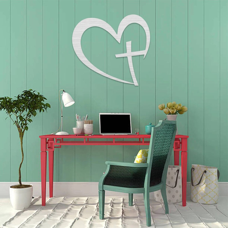 Art mural en forme de cœur en forme de croix - symbole de l'amour chrétien - décoration inspirée de la foi - décoration spirituelle pour la maison - décoration murale de l'église - sculpture en métal industrielle rustique - œuvre d'art élégante