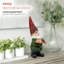 Statue de nain de jardin de chasse avec cour-684186785