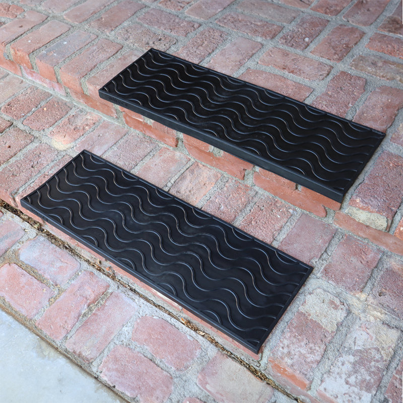 Waves Black Rubber Non-Slip Stair Treads - 9.75" x 29.125" - 6 Pack