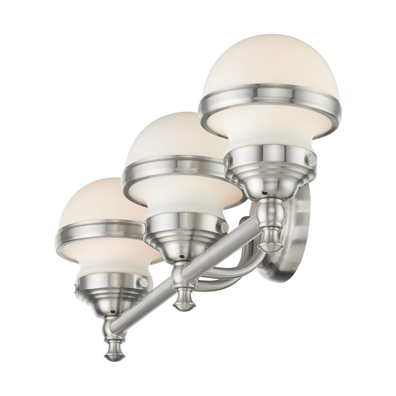Éclairage pour meuble-lavabo à intensité variable Aseret, Nickel brossé, H 8,25 po x l 24 po x P 7,25 po, 3 Lights