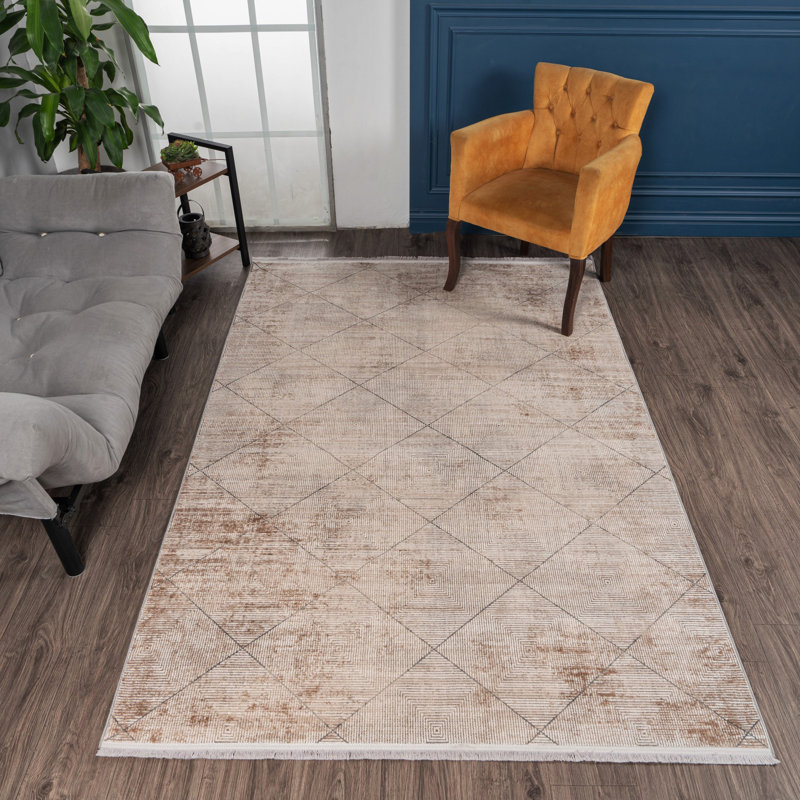 Bezore Machine Made Indoor / Outdoor Area Rug, Rectangle 2'7" x 4'11"