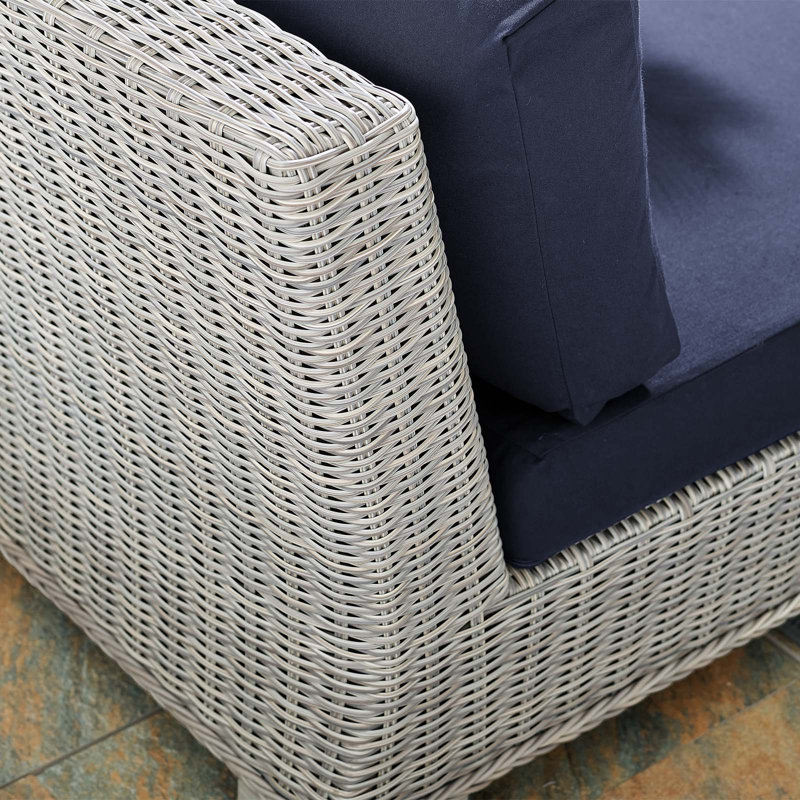 Chaise sans accoudoirs en rotin Conway, Sunbrella® bleu marine