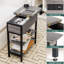 Table de bout étroite avec station de charge, table d'appoint rabattable avec ports USB, prises de courant et tablettes de rangement, gris pour le salon et la chambre à coucher