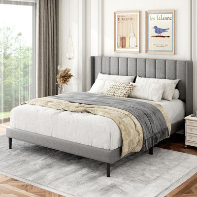 Lit plateforme Queen capitonné avec tête de lit à oreilles, sommier à lattes en bois, sans sommier tapissier, montage facile, gris pâle