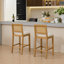 Tabouret de bar en bois massif à dossier en rotin avec coussin en mousse haute résilience, idéal pour un décor de style rustique et naturel, ensemble de 2-186259623