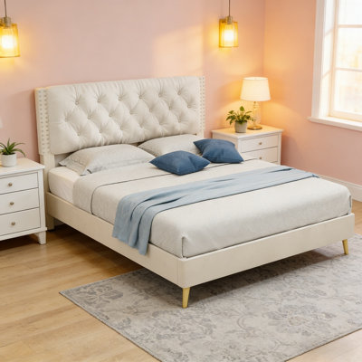 Structure de lit tapissier en velours avec tête de lit capitonnée, garniture cloutée, structure en bois robuste, cadre de lit de luxe moderne pour la chambre principale