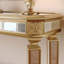 Console rétro à grain de bois sculpté, élégante et fonctionnelle pour le vestibule ou le salon