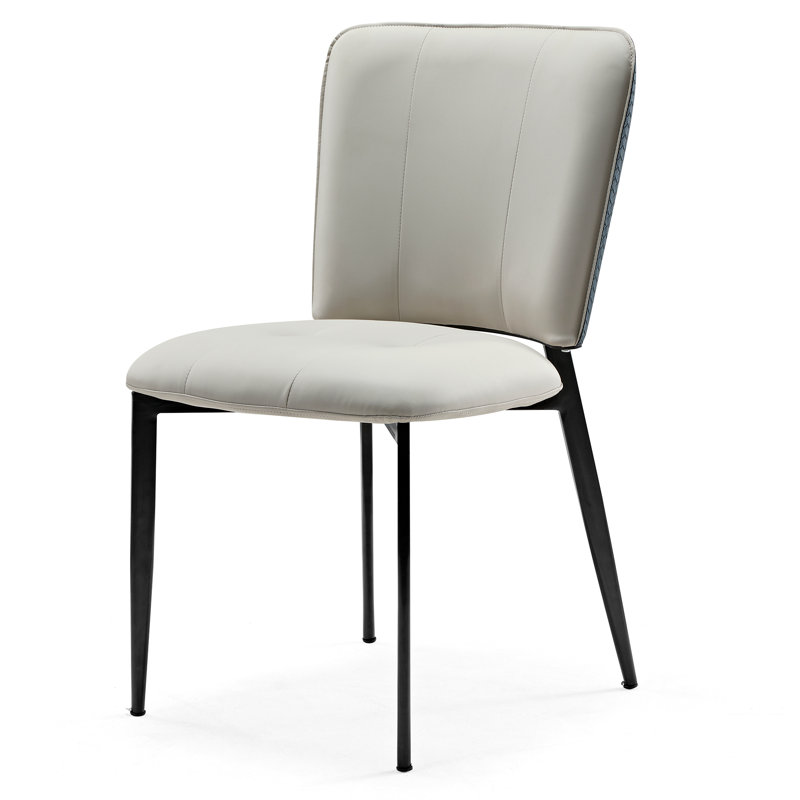 Chaise rembourrée en rotin deux tons