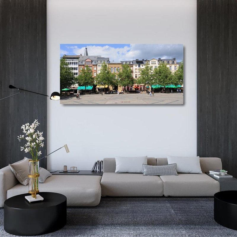 Place du Luxembourg, H 23 po x l 48 po