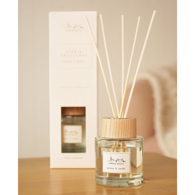 Reed Diffusers And Sticks