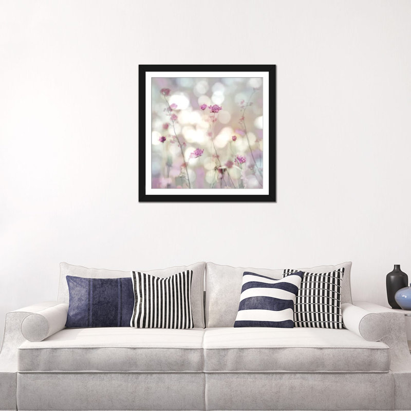 Floral Meadow II par Kate Carrigan - Giclée sur toile tendue avec châssis, H 24 po x l 24 po x P 1 po, Blanc