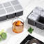 Ensemble de 2 grands plateaux à glaçons en silicone - Moules à glaçons carrés de 2 pouces pour whisky et cocktails, machine à glaçons à whisky à l'ancienne-112996161