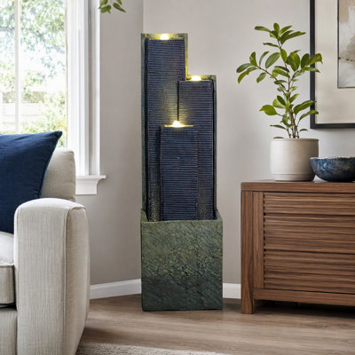Fontaine décorative en résine de 99 cm (39 po) avec jet d'eau lumineux en cascade, idéale pour l'aménagement paysager extérieur.