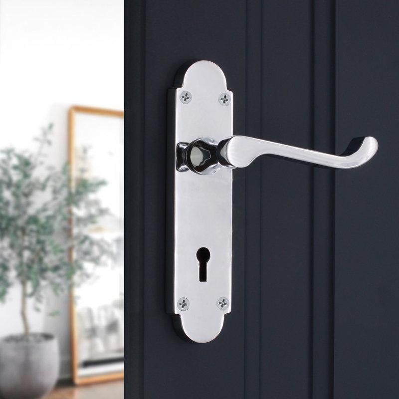 Oakley (S-Type) Lock Lever Handle Polished Chrome