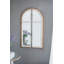 Charmant miroir mural en bois pour une décoration polyvalente