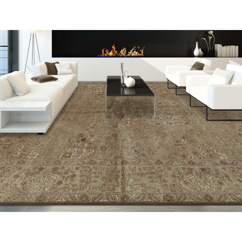 Hand Knotted Wool Oriental Area Rug in Gold