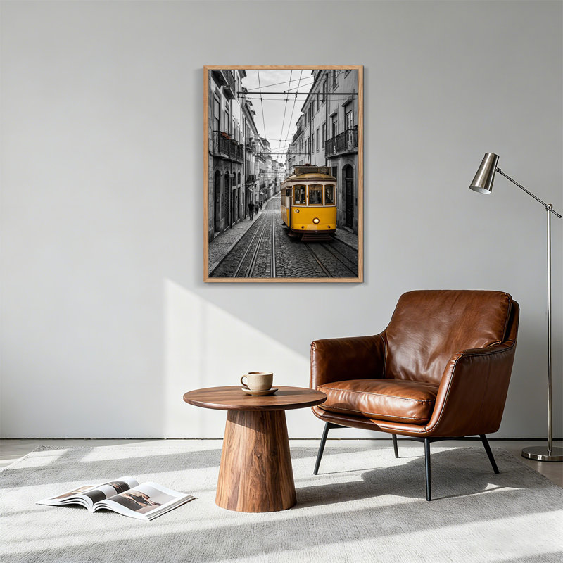 Art mural sur toile jaune et jaune sur une rue pavée, 24"H x 18"W
