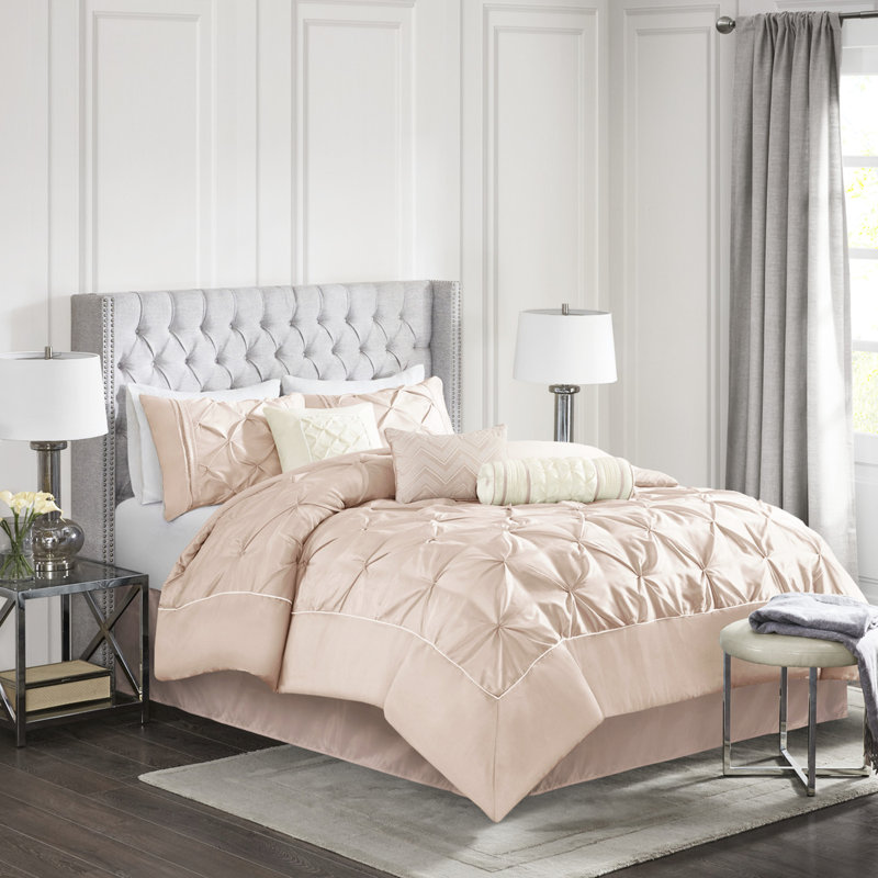 Literie 7 pièces rose poudré pour lit King - Décoration somptueuse : 1 couette, 2 taies d'oreiller, 3 oreillers, cache-sommier. Lavable. Design élégant et décoratif.
