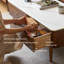 Table basse moderne en bois massif-411648276