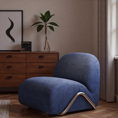 Chaise de loisirs rétro en velours côtelé rétro.