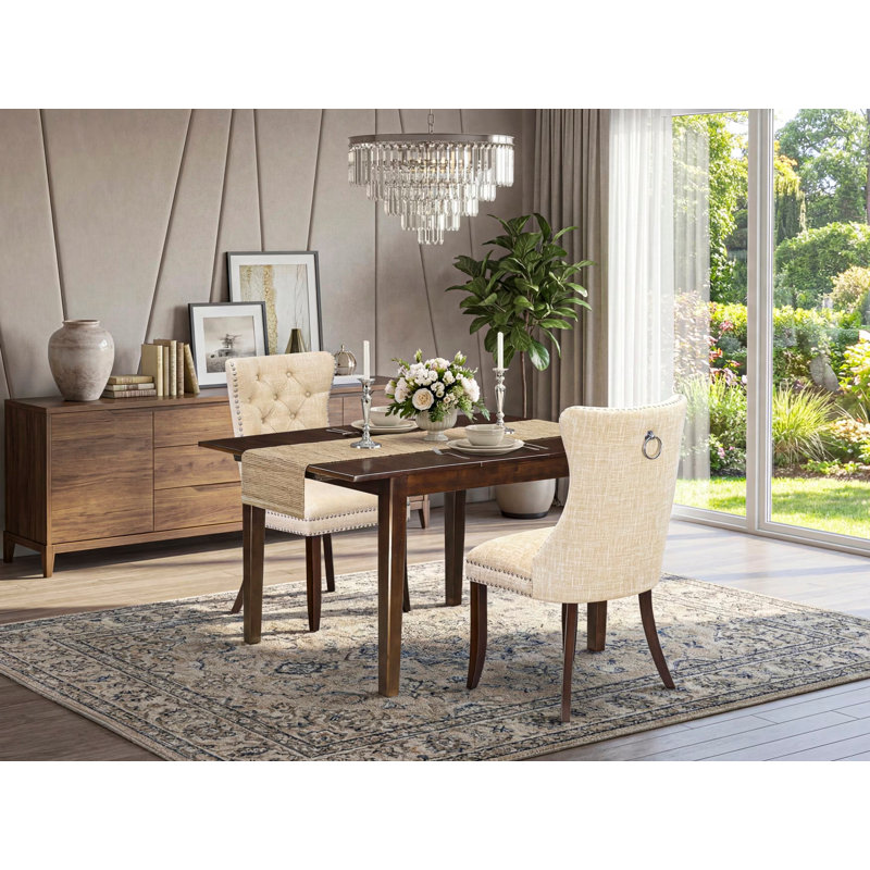 L'ensemble de table de cuisine 3 pièces contient une table de salle à manger rectangulaire avec rallonge amovible et 2 chaises rembourrées, acajou