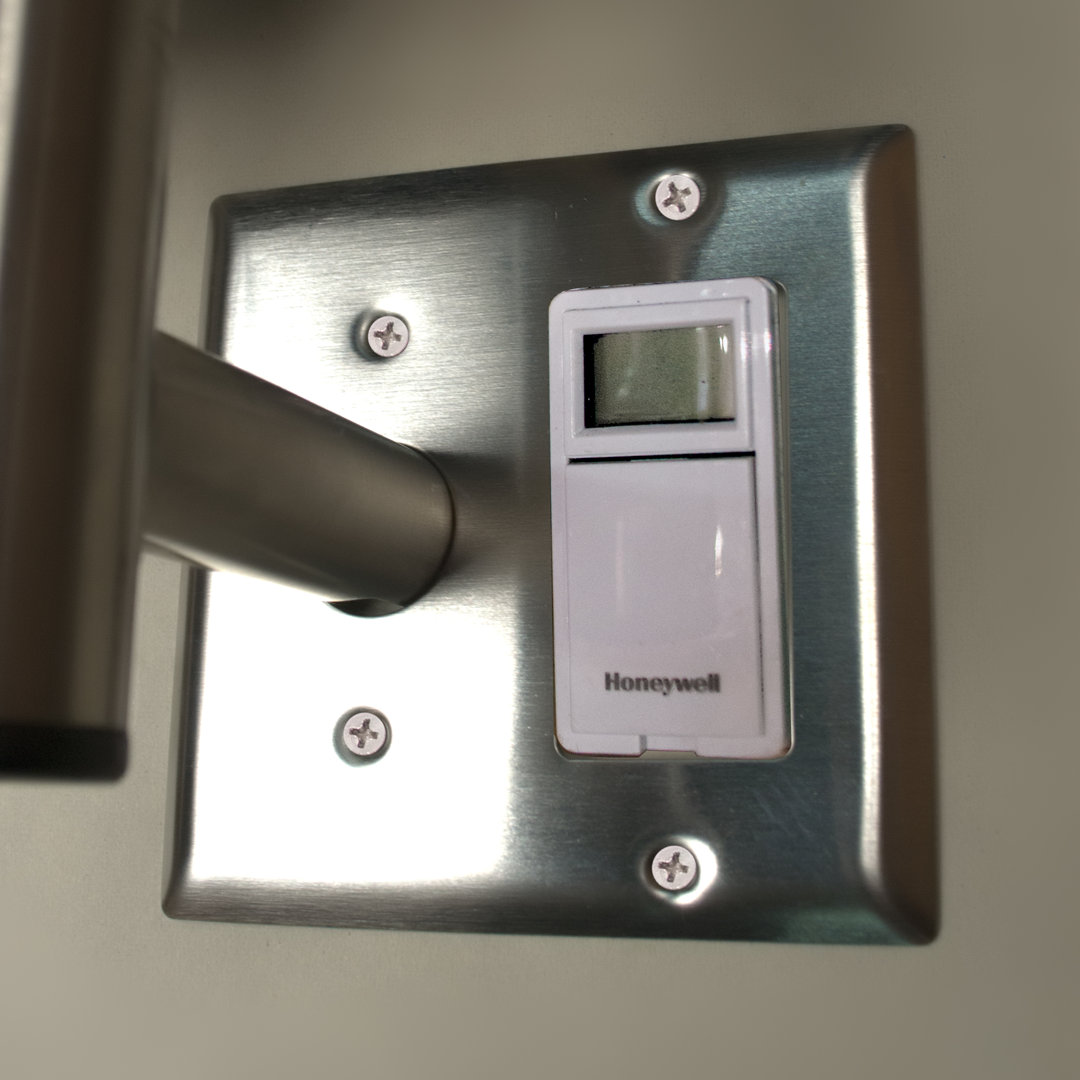 Jeeves 2-Gang Single Outlet / Rocker Combination Wall Plate Amba