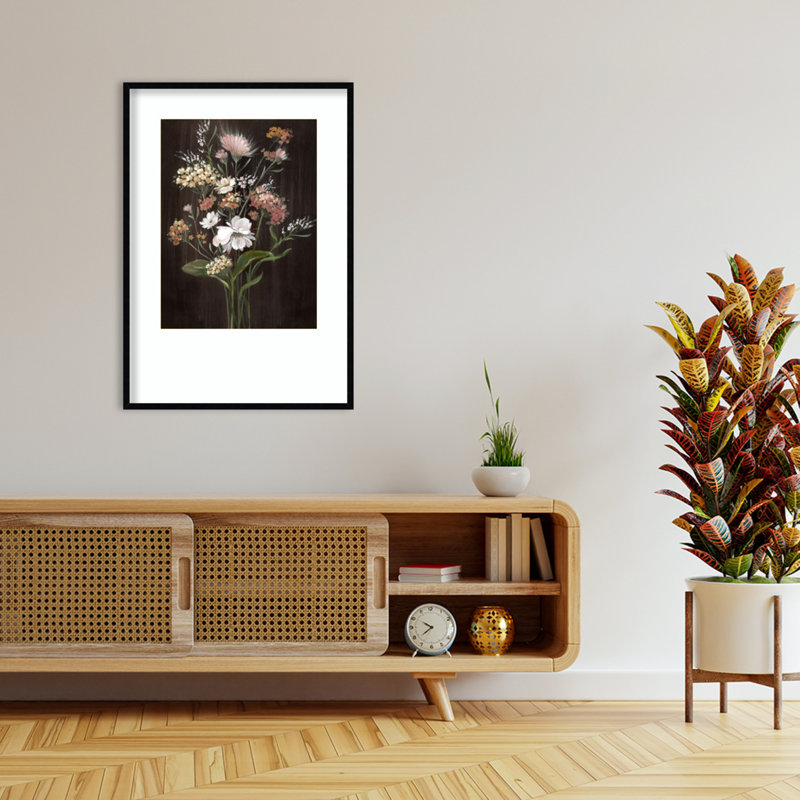 «Gentle Blooms on Dark Canvas No. 1» par Alex Black, impression sur bois encadrée, 41x29, Noir Svelte