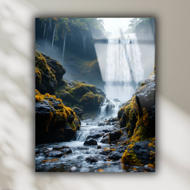 Cascade dans la forêt - art en verre trempé naturel, H 16 po x l 12 po