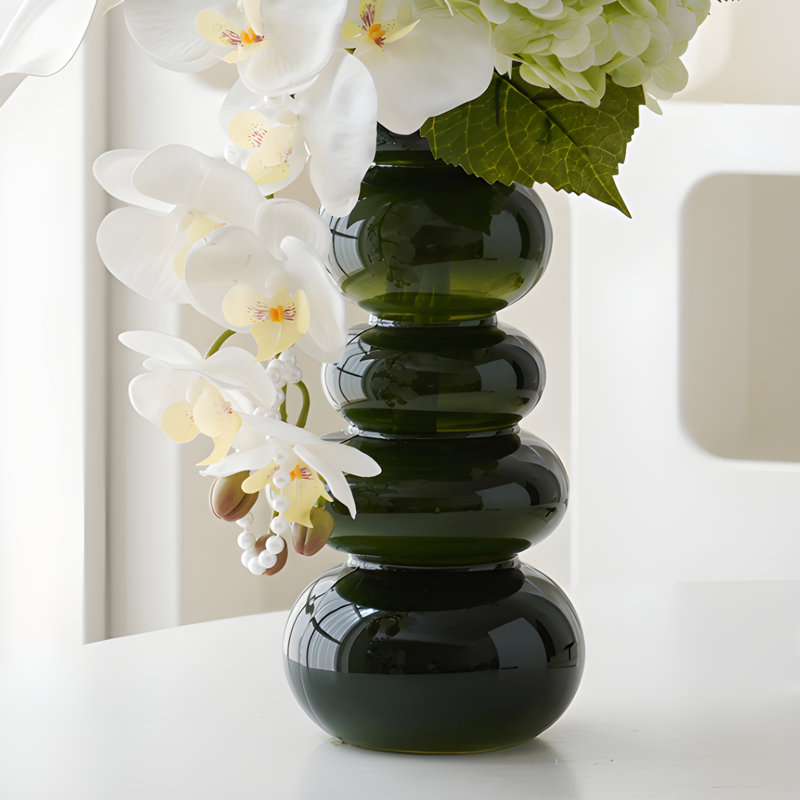 Ornements de fleurs simulées