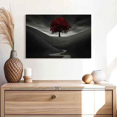 Alvord, arbre rouge dans la vallée sombre