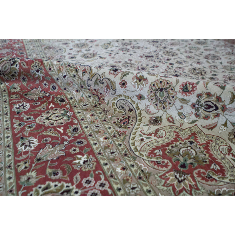 Wool Oriental Area Rug in Rust/Cream