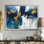 «Feeling Spirit» abstrait en bleu et or - peinture abstraite d'art mural pour le salon