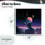 Astronaute et giclée encadrée de terrain aux tons mauves, design par Sasha-553217250-553217251