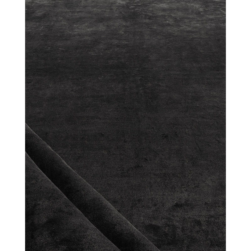 Linen Solid Area Rug in Charcoal