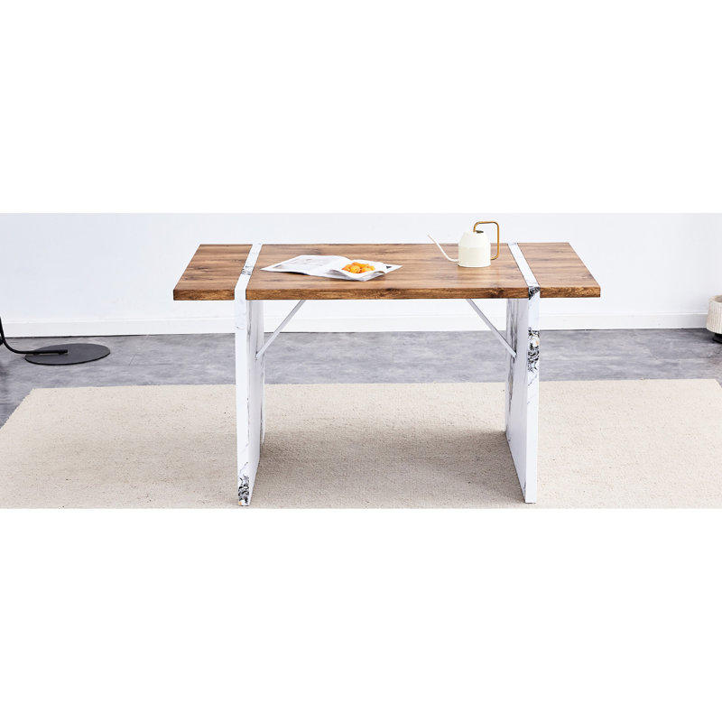 Table de salle à manger 55 po x 31,5 po avec texture en bois naturel. Décor moderne. Pieds en marbre blanc. Structure en métal stable. Facile à nettoyer et à assembler de style contemporain.