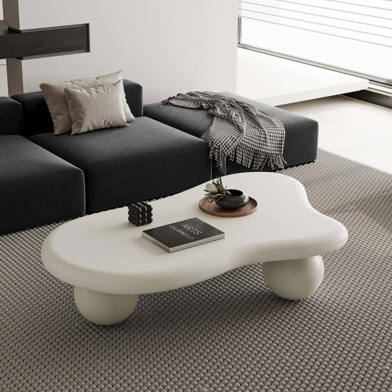 Table basse de 47 pouces en forme de nuage avec 3 pieds sphériques pour le salon, Blanc, crème