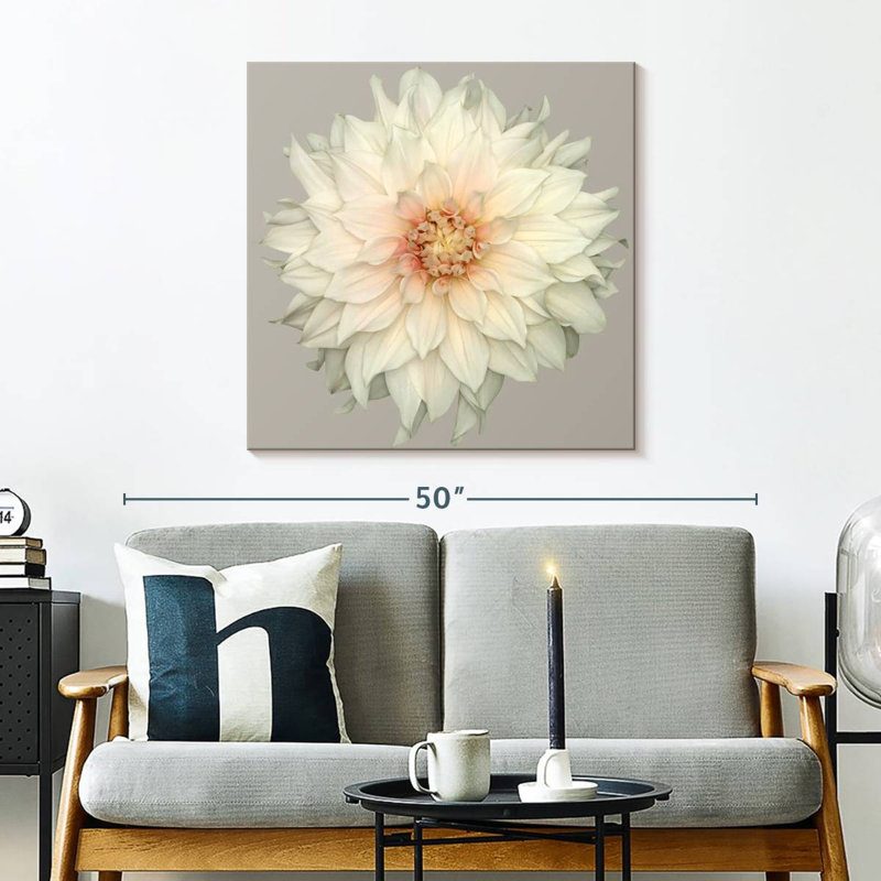 Harnek Blooming Dahlia, 30" H x 30" W