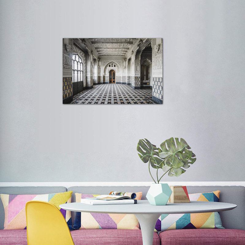 Non Plus Ultra I par Simon Yeung - reproduction de photo, Toile tendue, H 32 po x l 48 po x 1,5 po