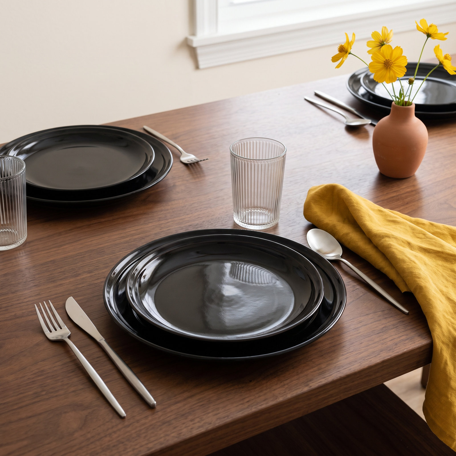 Marbella Melamine Stacking Dinner Plate, Black