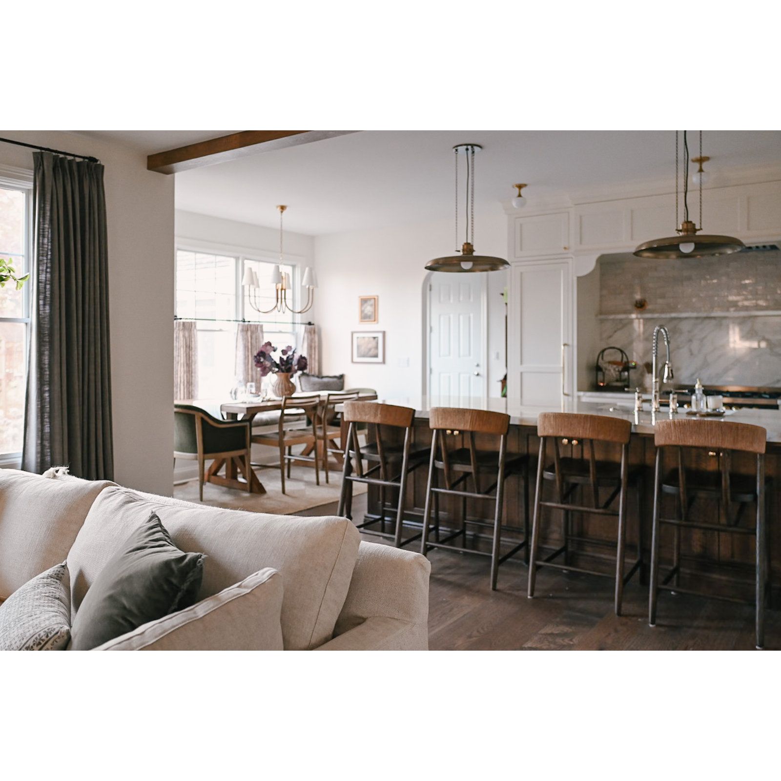 6 - Light Metal Chandelier