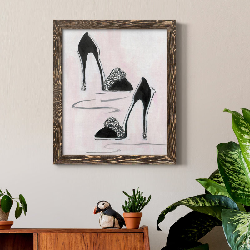 «Shoes That Dazzle II», peinture sur toile encadrée, Toile avec cadre en noyer, H 24 po x l 18 po x P 1,5 po