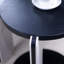 32,68 po et 16,93 po, table basse, table d'appoint, table d'appoint, table d'appoint avec placage en chêne noir, panneau de fibres à densité moyenne de 25 mm pour le salon, la salle à manger et la chambre à coucher, pieds en pierre frittée blanc + noir, 83 + 43 cm de diamètre