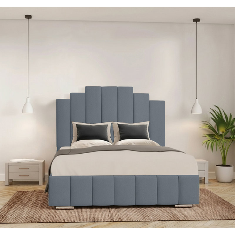 Chazlynn Upholstered Bed, King (5'), Charcoal