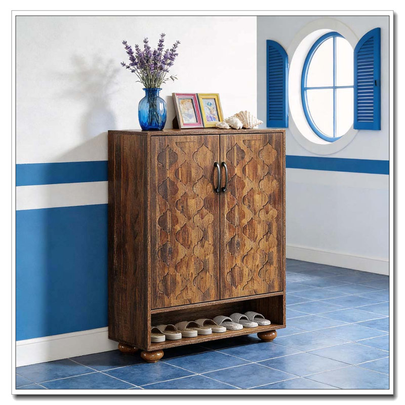 Armoire à chaussures de style rétro avec un design élégant